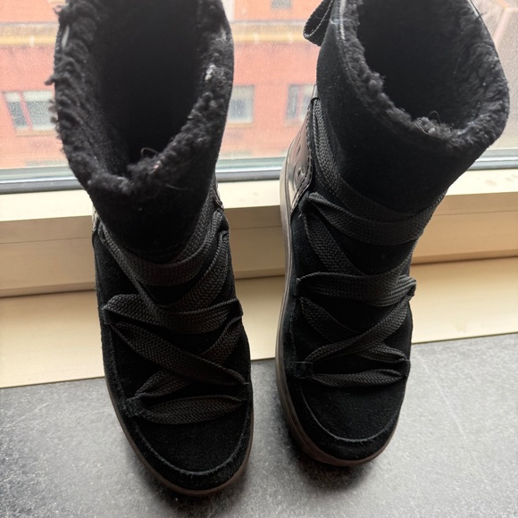 See by Chloe Black tie boots. Elevated Ugg Style - Picture 6 of 7